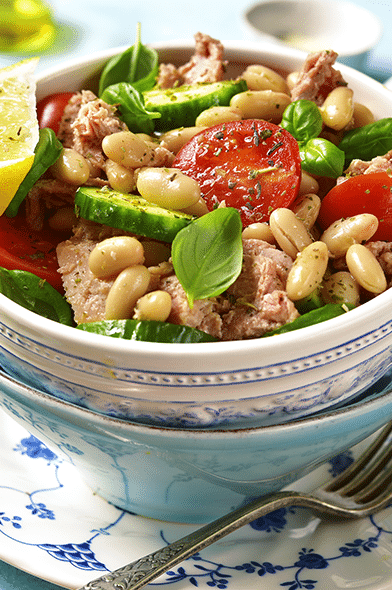 Ensalada de porotos blancos con palta y atún