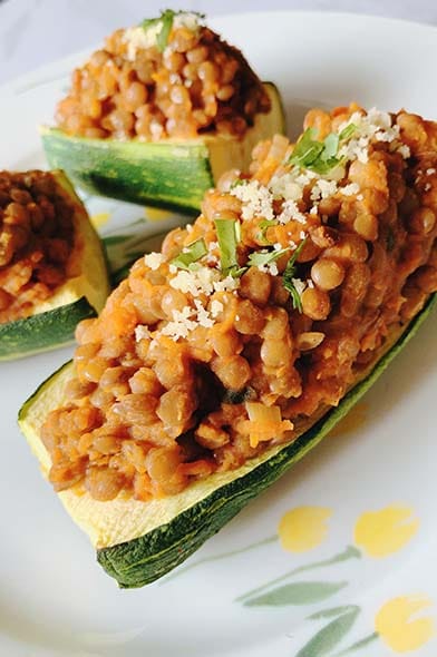 Zapallos italianos con salsa boloñesa de lentejas