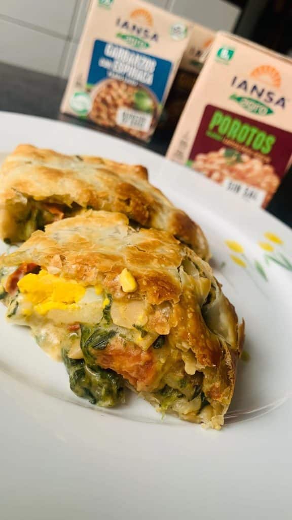 Rollito de hojaldre de espinaca y porotos