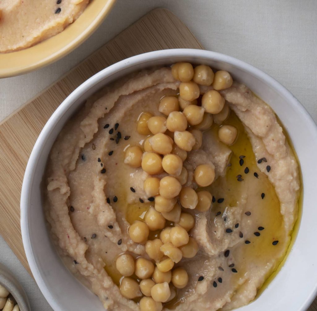 Humus de garbanzo en un pic-nic